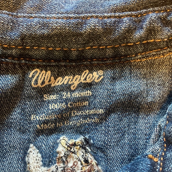 Wrangler pearl snap long sleeve jean onesie. 24 months - Picture 3 of 6